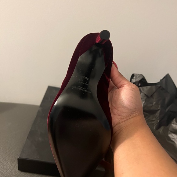 BNWT SAINT LAURENT VELVET PUMPS - Picture 3 of 7